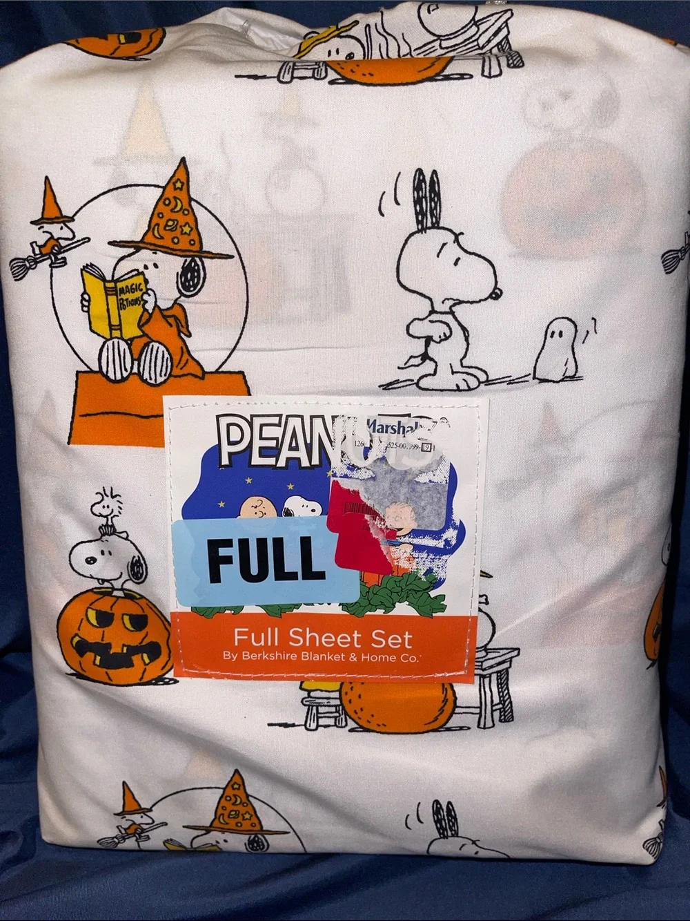 Berkshire Peanuts Full Sheet Set - White and Orange Snoopy Halloween Print